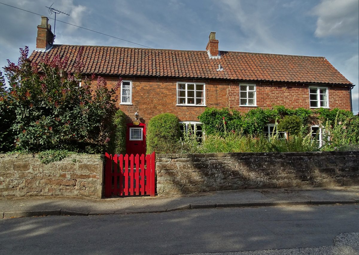 Jasmine Cottage, a brick and pantile cottage in Oxton village